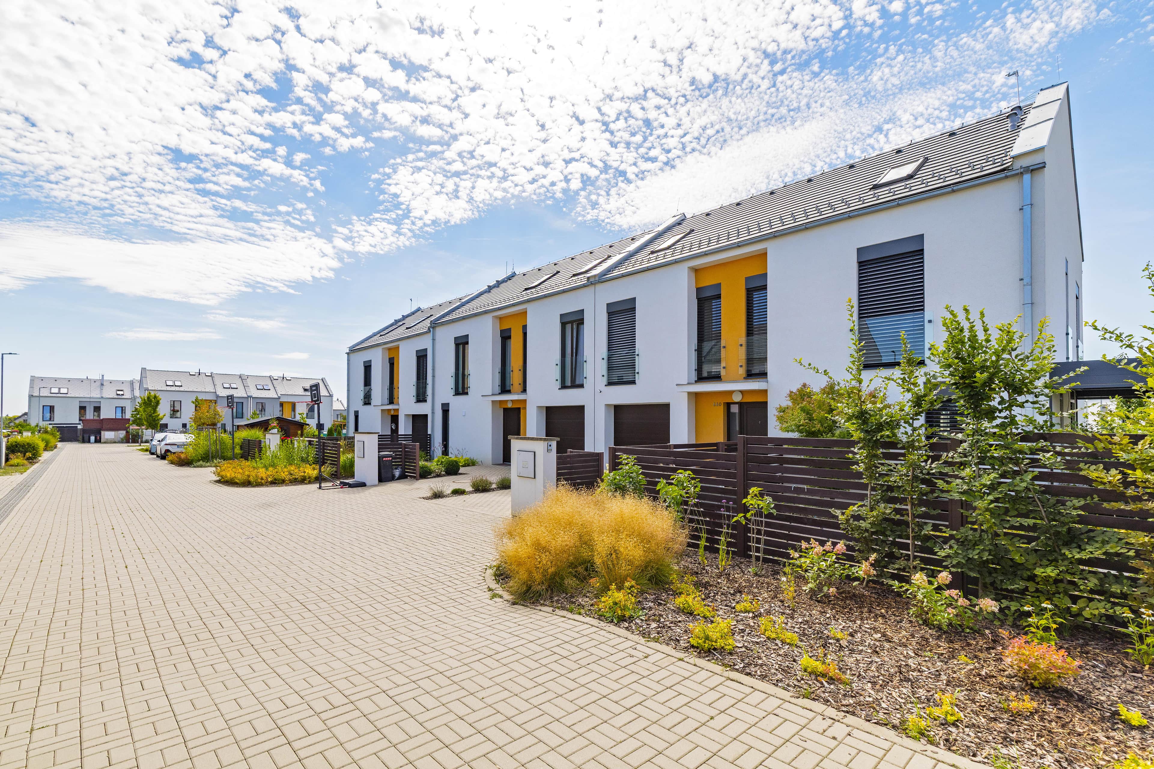 After more than a decade, Bydlení Jinočany is sold out. LEXXUS NORTON has sold over 200 apartments and family homes