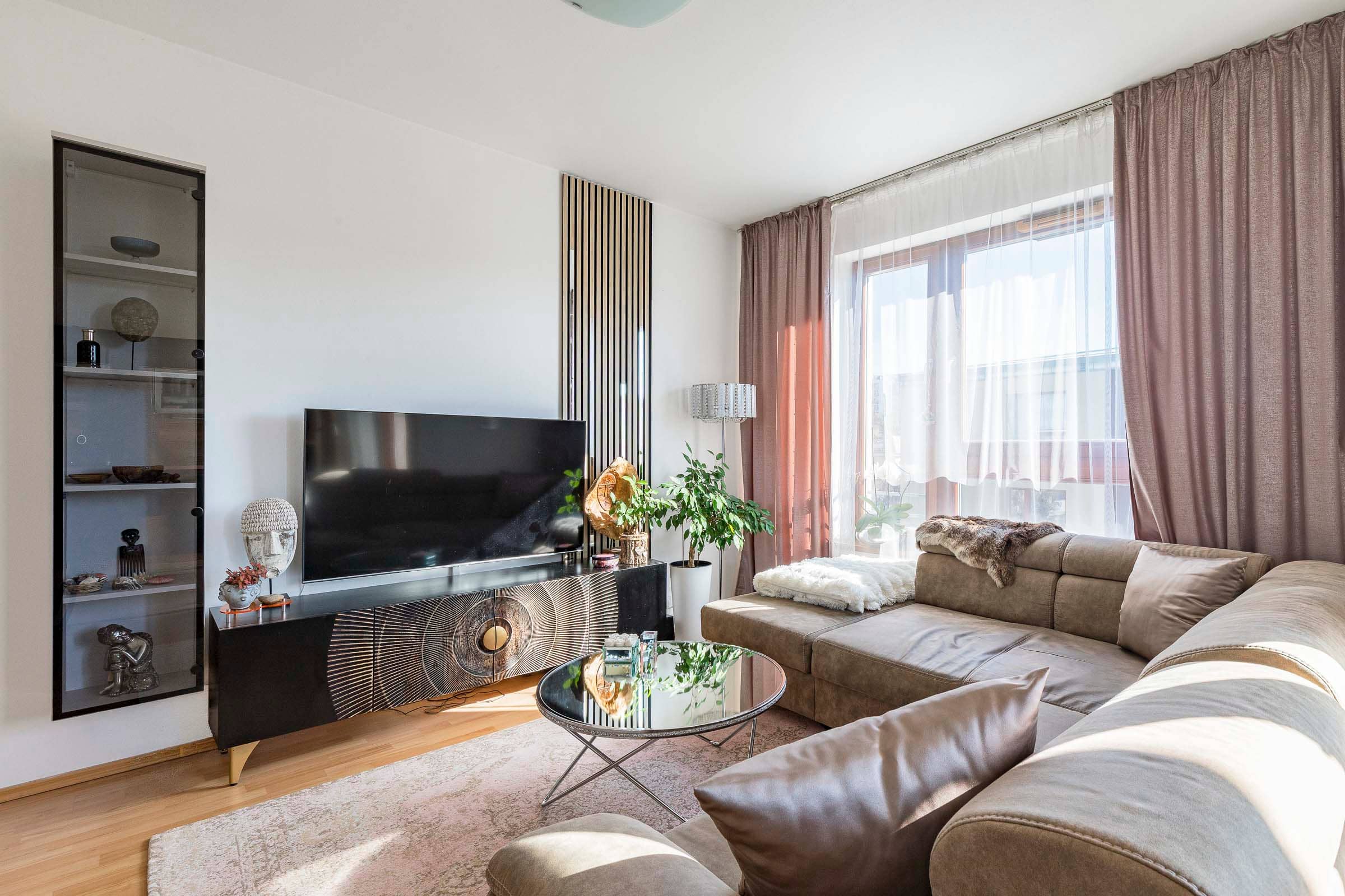 One-bedroom Apartment in Lipovska, Zlicin