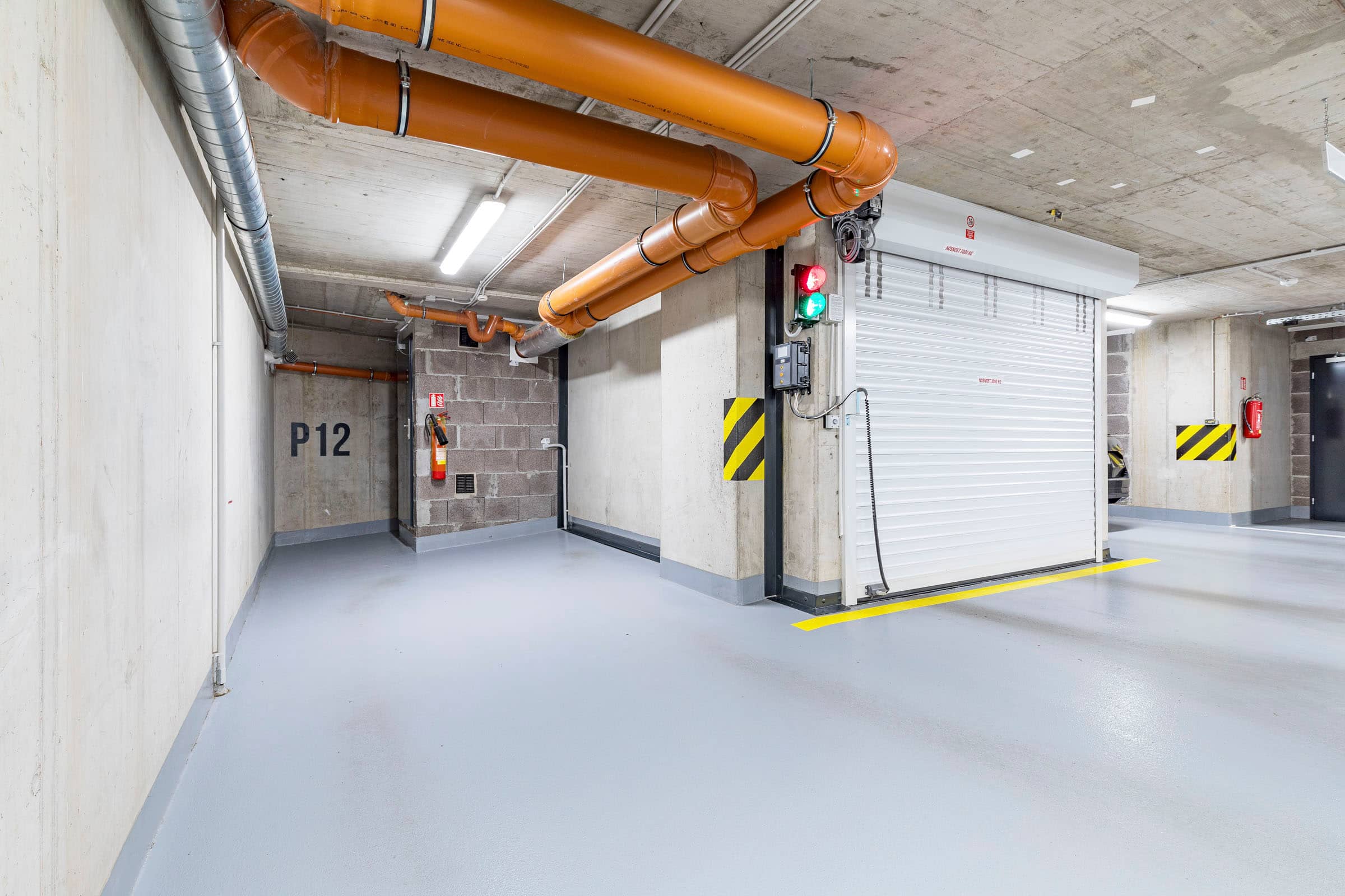 Garage parking space Tumova