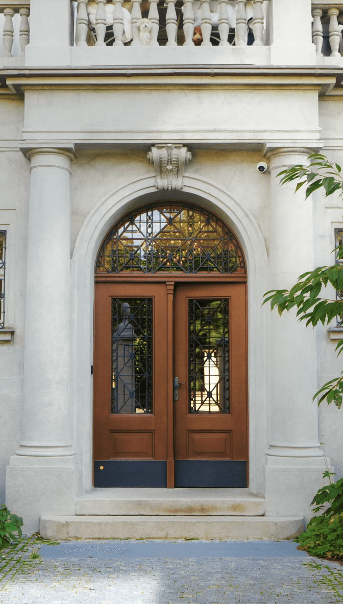 Connecting people and properties for more than 33 years