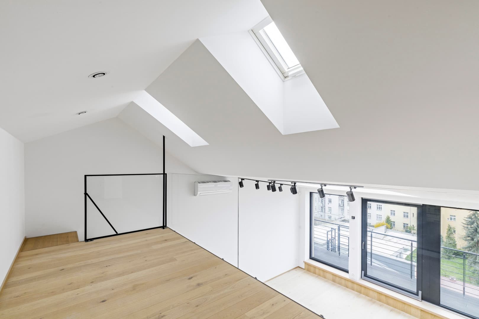 Gallery item 3
