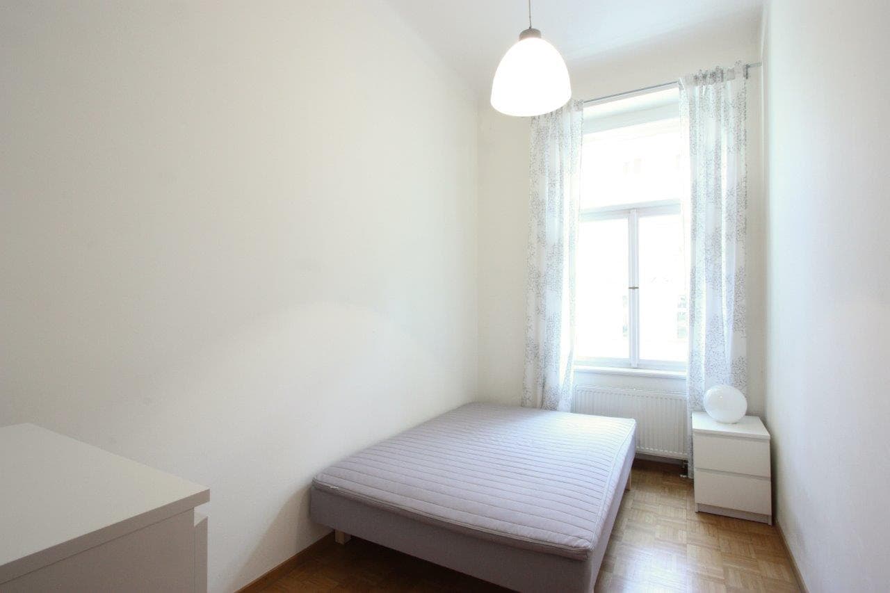 Gallery item 6