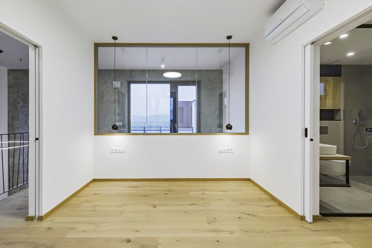 Gallery item 6