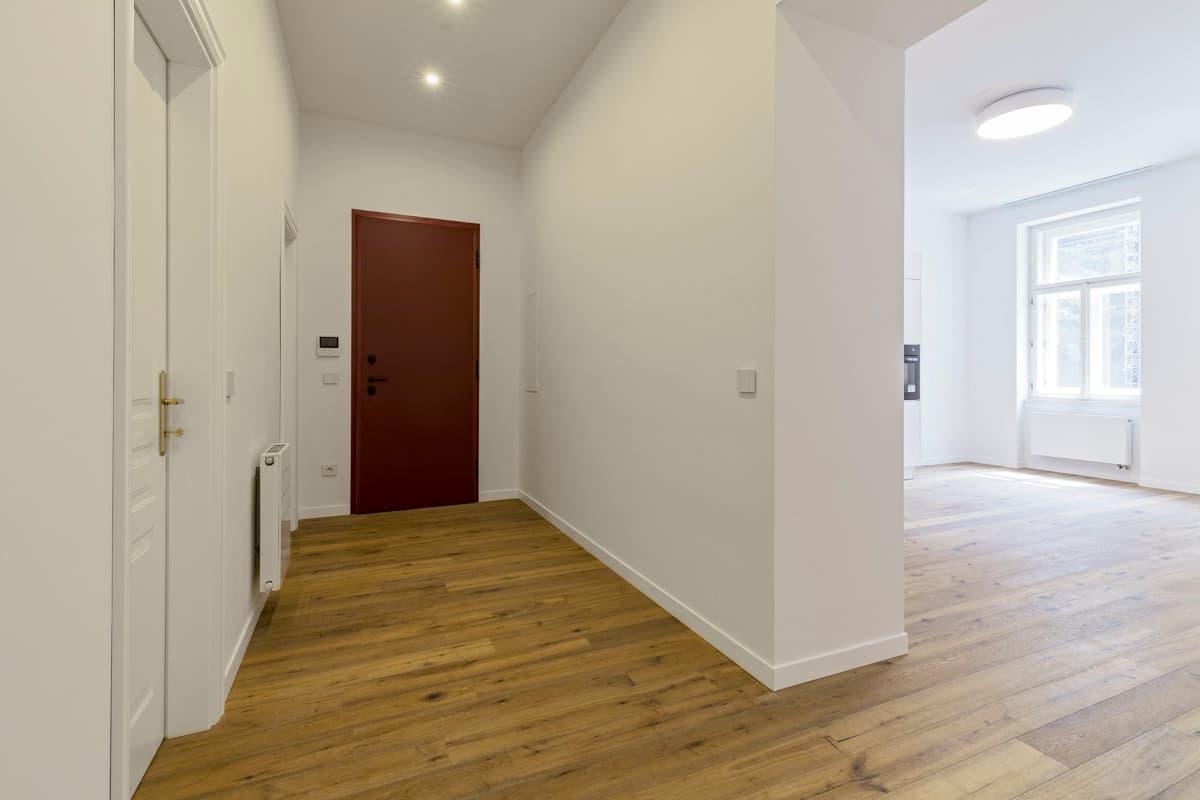 Gallery item 6