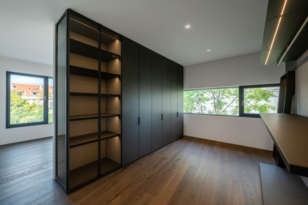 Gallery item 5