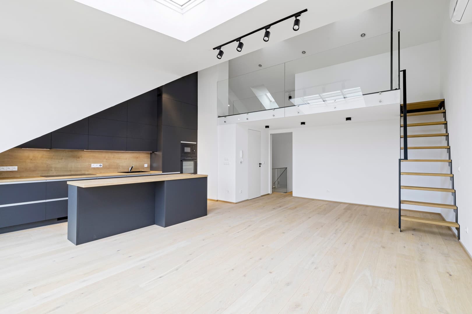 Gallery item 2