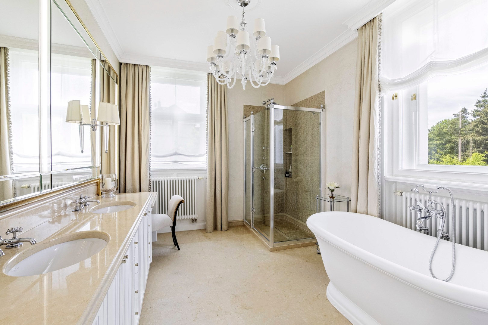 Exceptional villa with garden in Bubenec