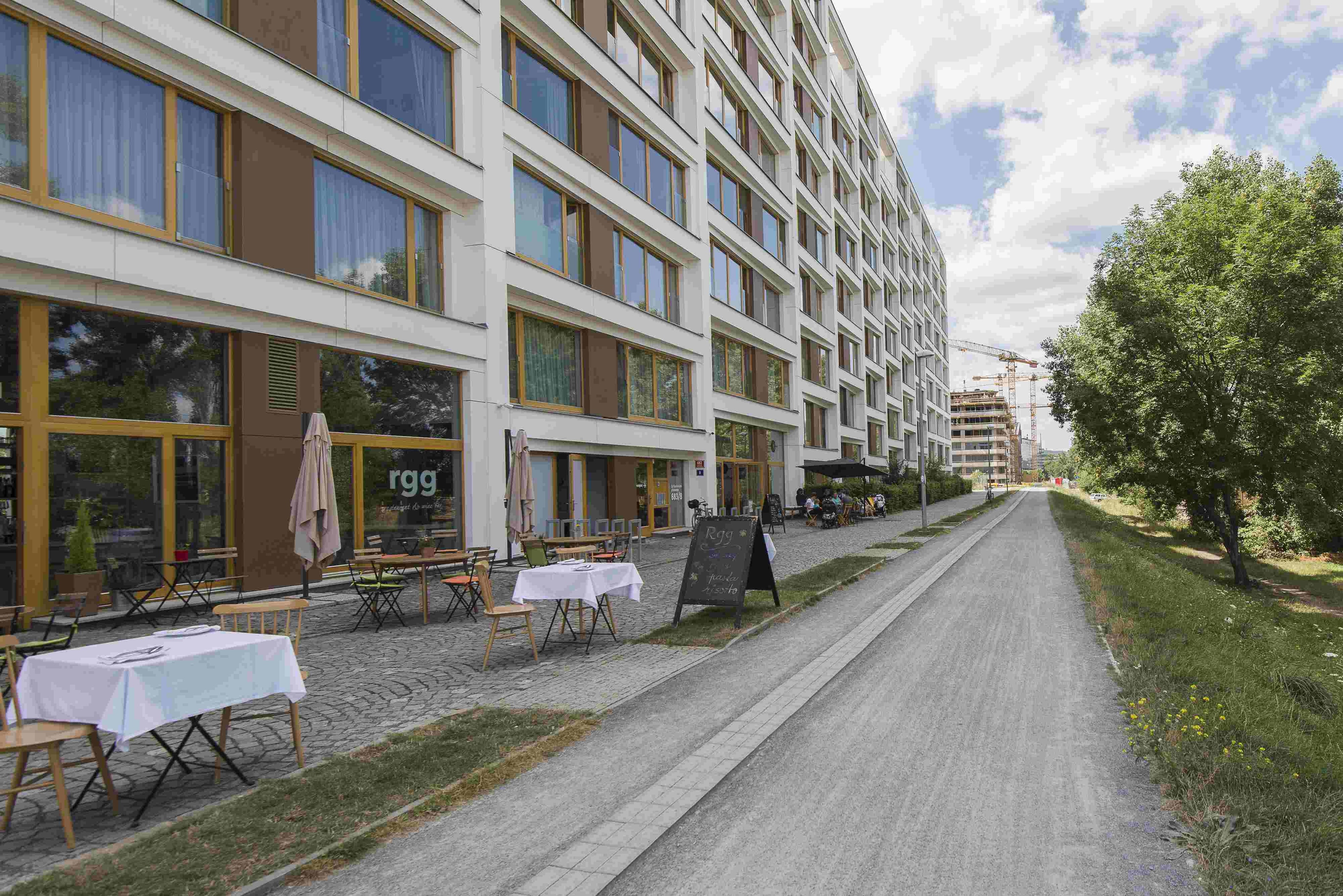 Za Karlínským přístavem