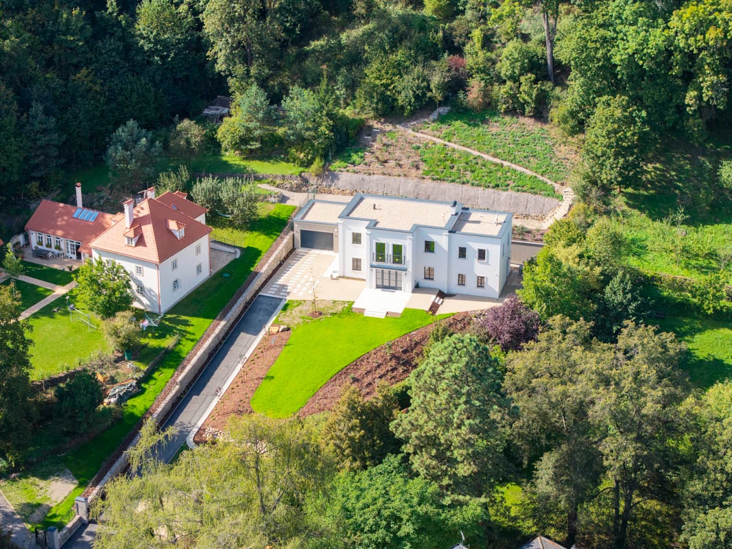 Vila V Šáreckém údolí