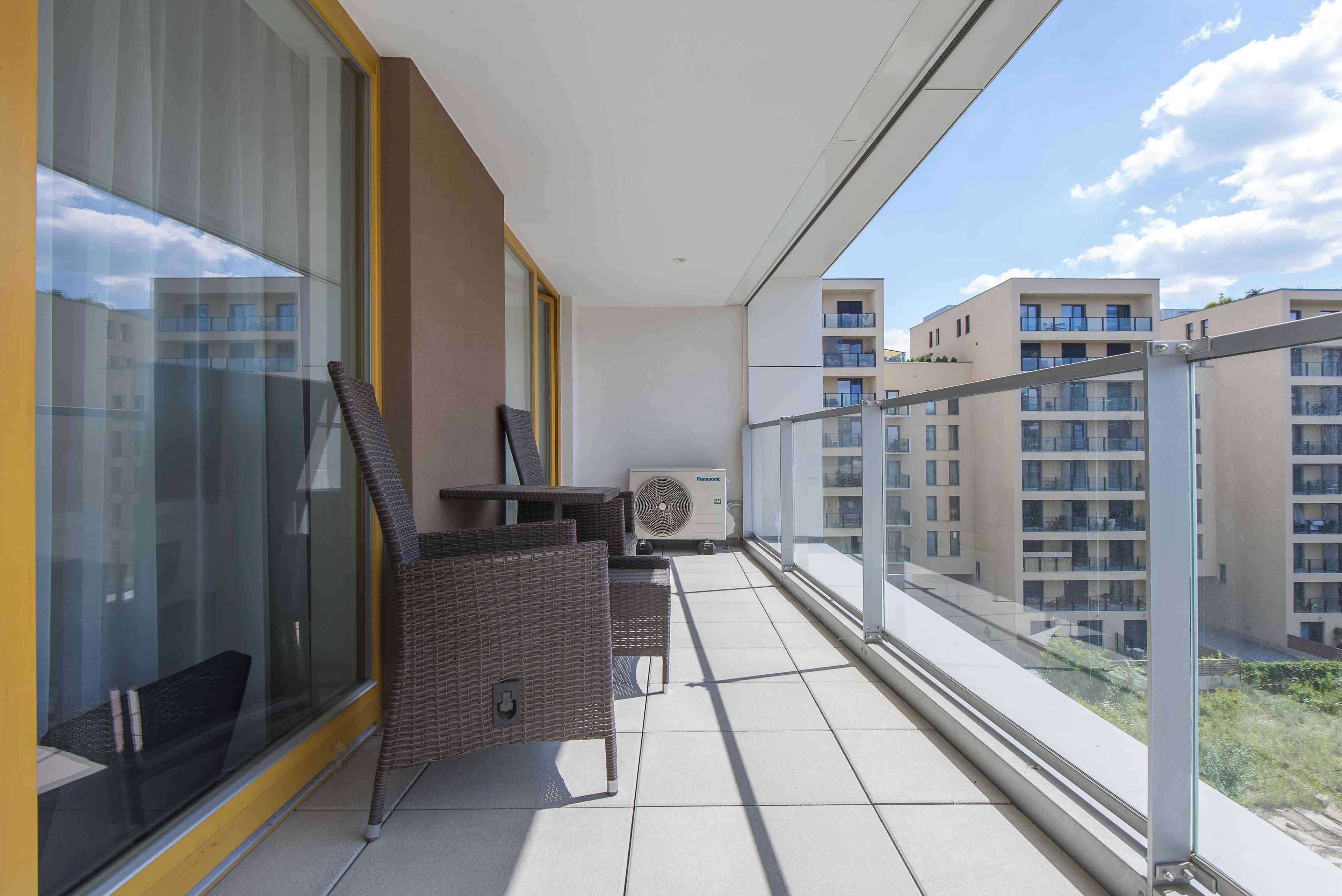 Za Karlínským přístavem