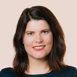 We monitor the market in real time, giving you a strong negotiating position and sell without compromises. We start every residential project with a thorough analysis. Based on it, we then set the optimal strategy and avoid unnecessary price reductions, delays and stress. We know what we’re doing. And we sell with certainty.