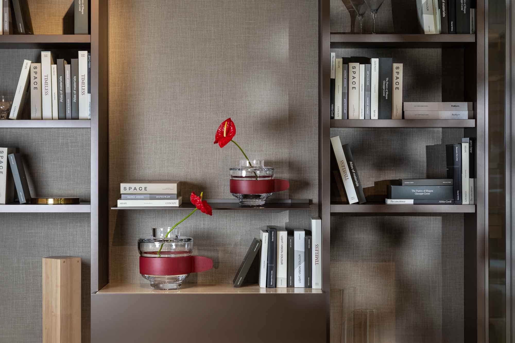 Spojení prostorové vize a sklářské tvorby: Interiérová designérka Kateřina Šindelářová a sklářský designér František Jungvirt představují společnou kolekci váz