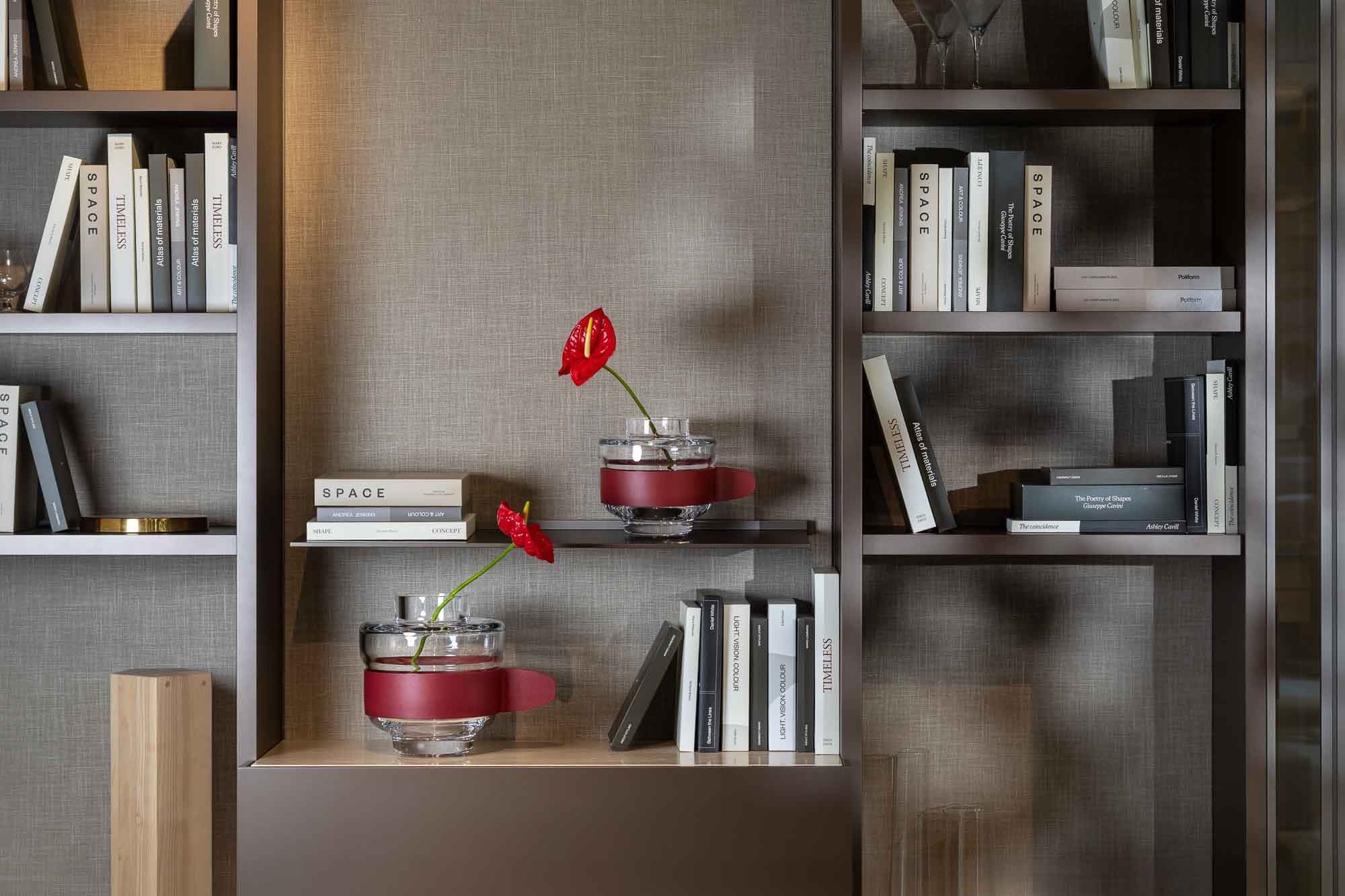 Spojení prostorové vize a sklářské tvorby: Interiérová designérka Kateřina Šindelářová a sklářský designér František Jungvirt představují společnou kolekci váz